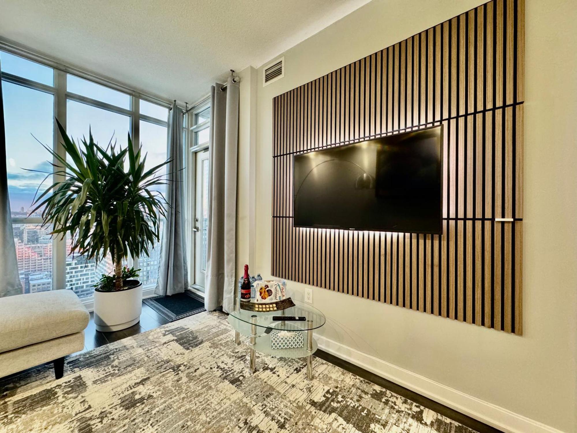 Tvhr - Luxury Condos In Heart Of Downtown Торонто Экстерьер фото
