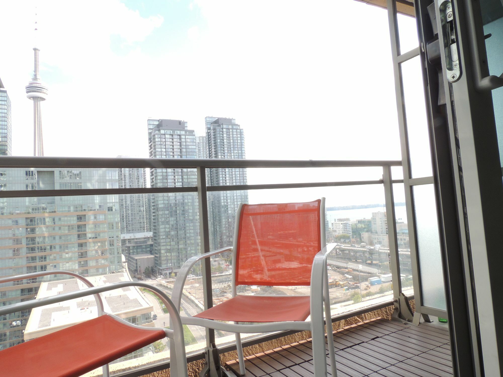Tvhr - Luxury Condos In Heart Of Downtown Торонто Экстерьер фото