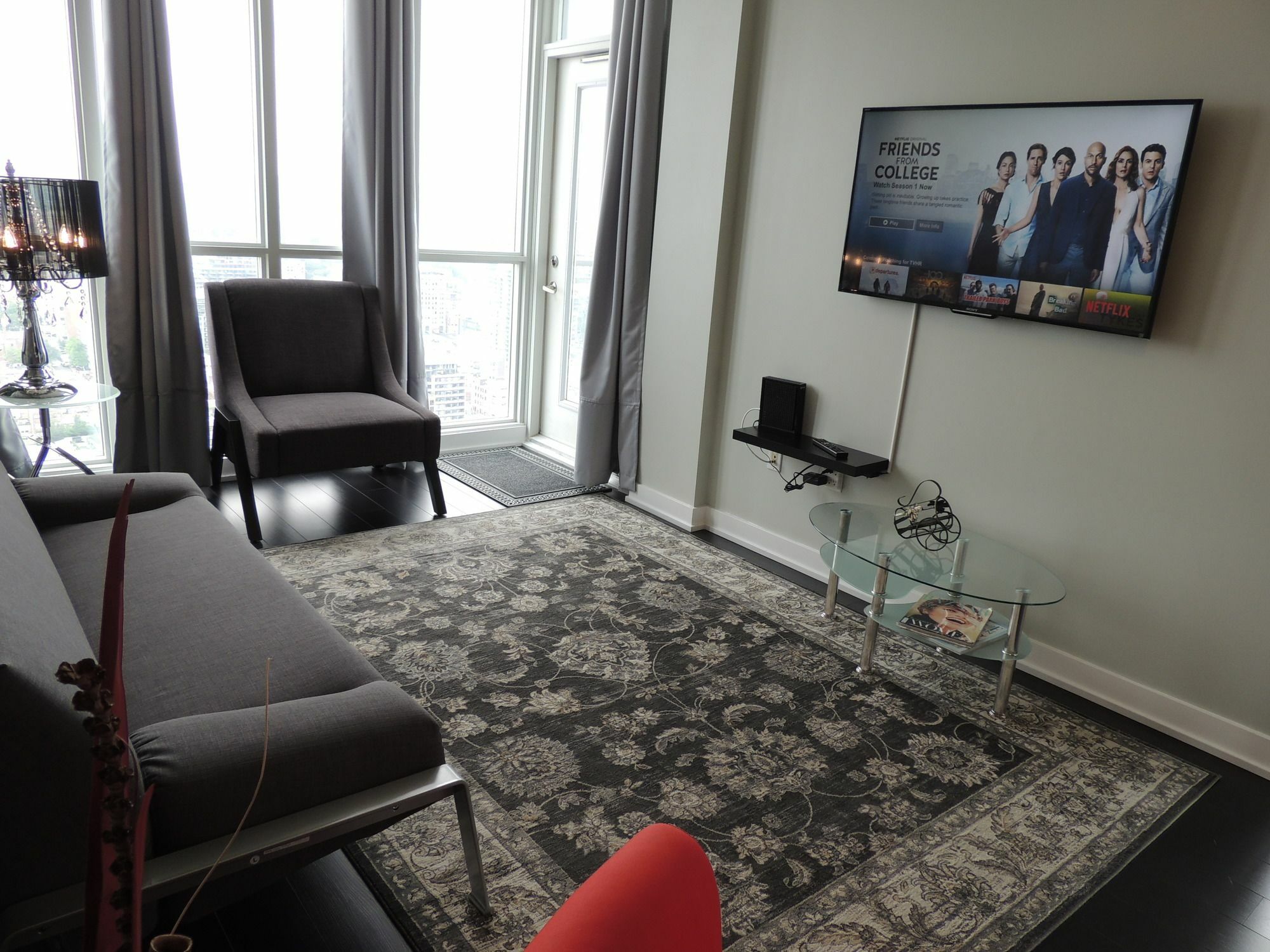 Tvhr - Luxury Condos In Heart Of Downtown Торонто Экстерьер фото