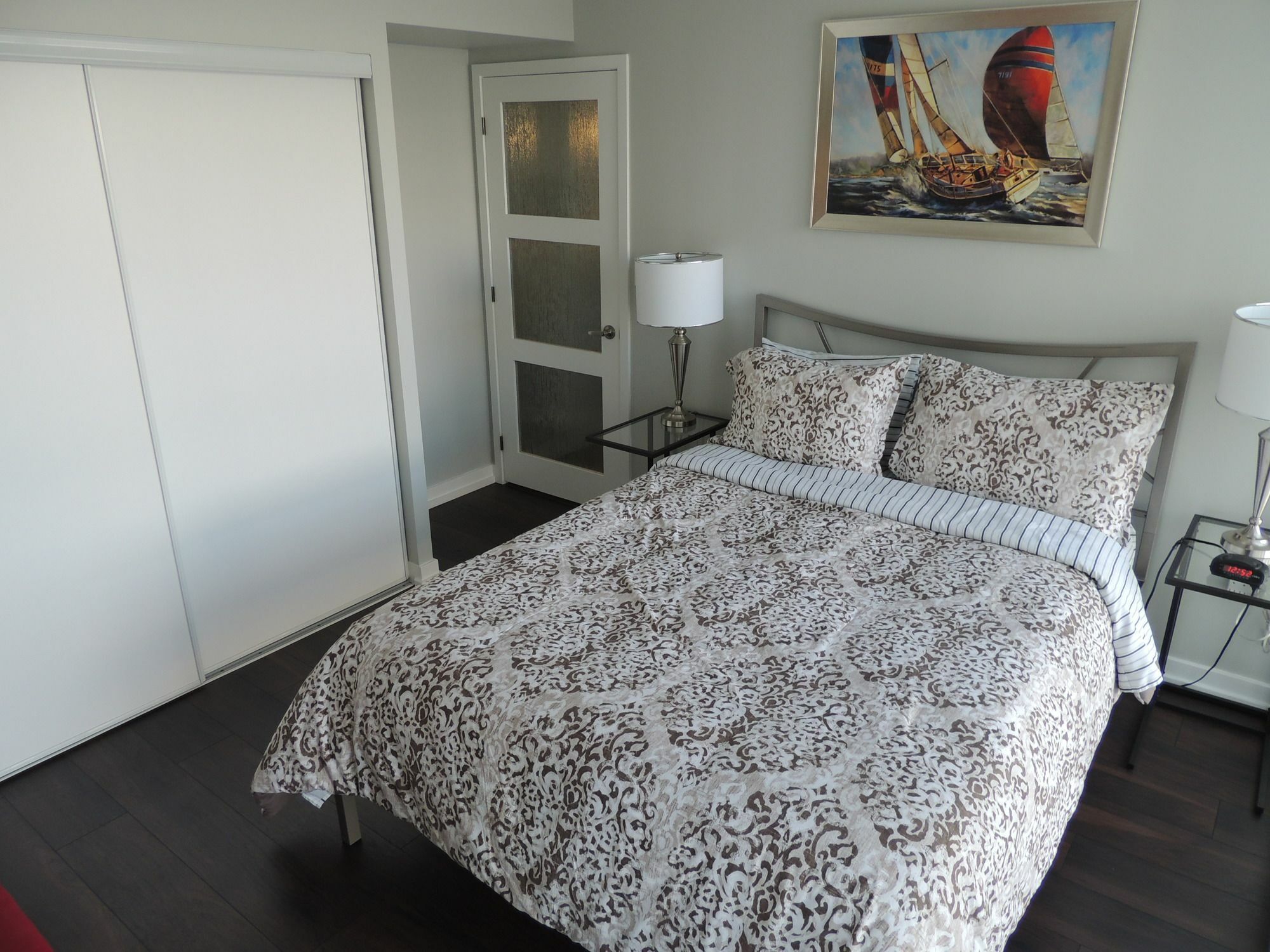 Tvhr - Luxury Condos In Heart Of Downtown Торонто Экстерьер фото