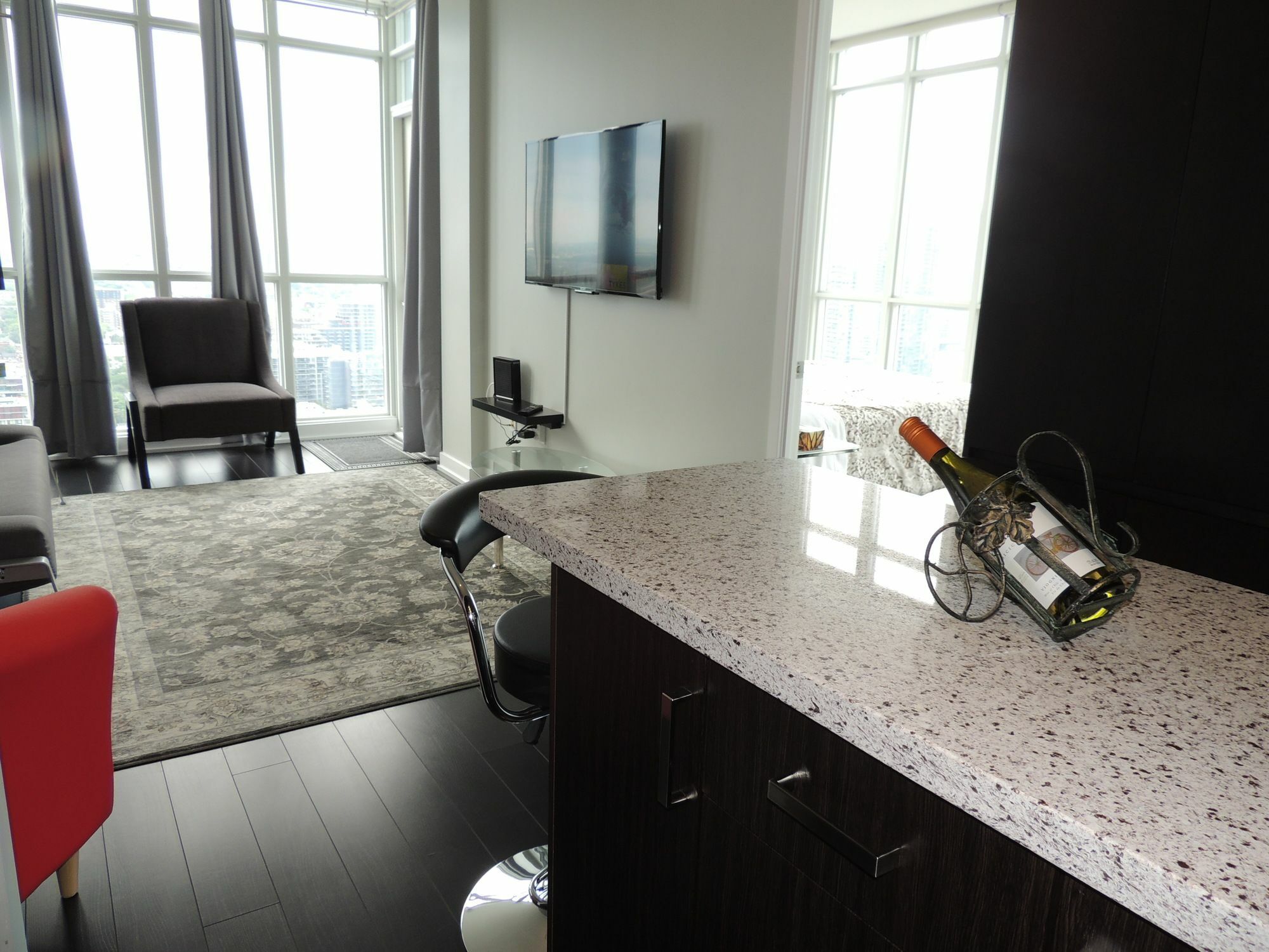 Tvhr - Luxury Condos In Heart Of Downtown Торонто Экстерьер фото